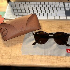 Ray Ban Brown and beautiful
